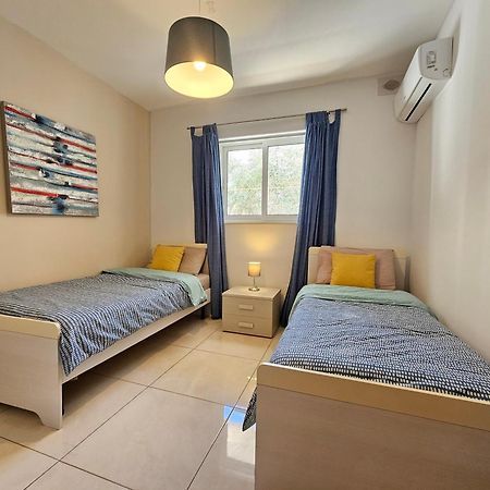 Sealine Apartment เซนต์พอลส์เบย์ ภายนอก รูปภาพ